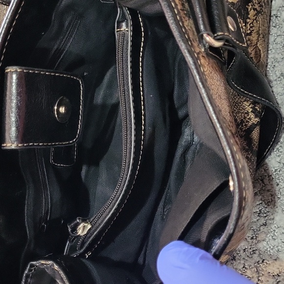 Relic Purse 🖤 - Picture 9 of 11